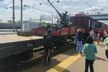 Тюменские коммунисты приняли участие в организации встречи ретро-поезда «Эшелон Победы»