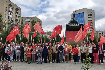 Краснознамённым автопробегом отметили в Ростове-на-Дону 80-ю годовщину Великой Победы