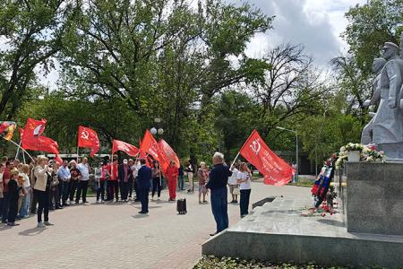 Краснознамённым автопробегом отметили в Ростове-на-Дону 80-ю годовщину Великой Победы
