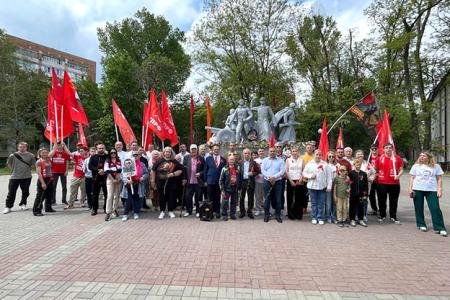 Краснознамённым автопробегом отметили в Ростове-на-Дону 80-ю годовщину Великой Победы