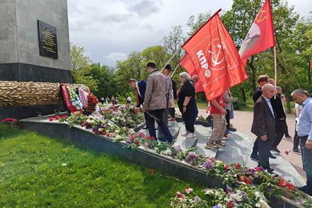 Краснознамённым автопробегом отметили в Ростове-на-Дону 80-ю годовщину Великой Победы