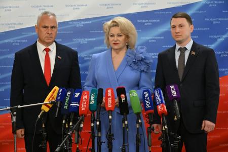Н.А. Останина, А.В. Прокофьев и Е.И. Бессонов выступили перед журналистами в Госдуме