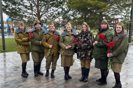 Тюменские коммунисты приняли участие в акции "Нам дороги эти позабыть нельзя!"