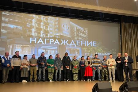 Крымские коммунисты вручили награды коллективу санатория "Форос"