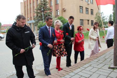 В Сталинграде и области в юбилей Великой Победы прошли возложения и памятные акции