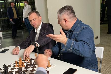Юрий Афонин и Игорь Ягупов одержали победу в представительном  шахматном турнире