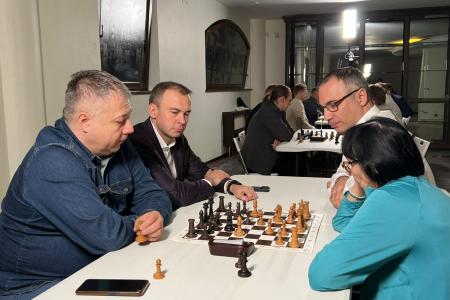 Юрий Афонин и Игорь Ягупов одержали победу в представительном  шахматном турнире