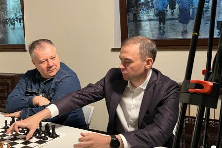 Юрий Афонин и Игорь Ягупов одержали победу в представительном  шахматном турнире
