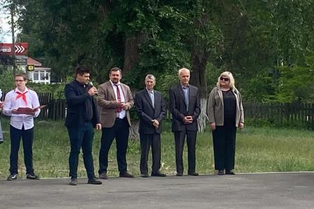В Воронежской области сотни мальчишек и девчонок стали пионерами, повязав алые галстуки