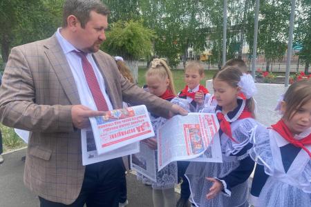 В Воронежской области сотни мальчишек и девчонок стали пионерами, повязав алые галстуки