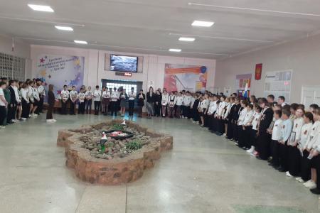 Знамя Победы в первой школе села Арзгир на Ставрополье
