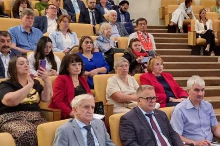 Руководитель фракции КПРФ в Мособлдуме Александр Наумов принял участие в Парламентских слушаниях в Государственной Думе