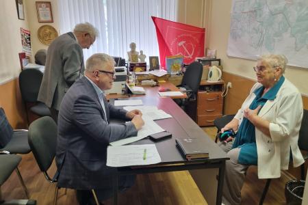 Московская область. Во время депутатского приема Александром Наумовым была оказана помощь многодетной матери, пенсионерам и участнику СВО