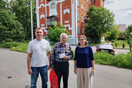 Подмосковные коммунисты: Нам вручено Знамя Труда, и мы не подведем!