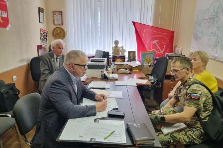 Московская область. Во время депутатского приема Александром Наумовым была оказана помощь многодетной матери, пенсионерам и участнику СВО