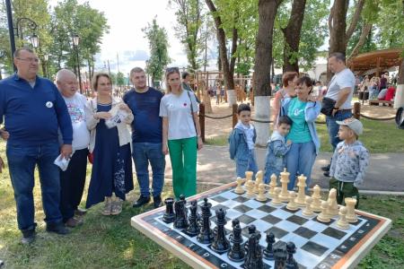 Подмосковные коммунисты: Наша работа во имя мира и Родины!