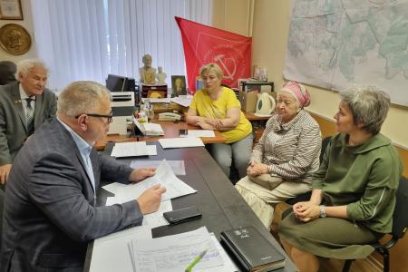 Московская область. Во время депутатского приема Александром Наумовым была оказана помощь многодетной матери, пенсионерам и участнику СВО