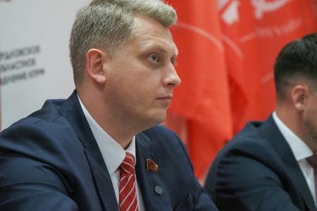 Свердловское областное отделение КПРФ единогласно выдвинуло Александра Ивачева кандидатом на пост Губернатора Свердловской области