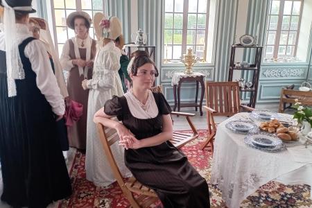 КПРФ провела в Москве экскурсию на историческую реконструкцию 1812 года