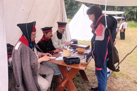 КПРФ провела в Москве экскурсию на историческую реконструкцию 1812 года