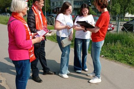 Сотни новгородцев становятся ежедневно участниками Народного референдума