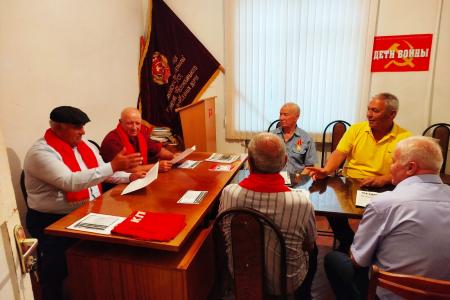 Кабардино-Балкария. На собрании первичного партийного отделения с.п. Псынабо Урванского района коммунисты села обсудили Политический отчет ЦК КПРФ XIX Съезду партии