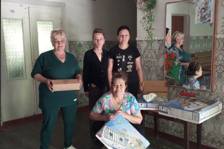 Беженцы в ЛНР получили необходимую бытовую технику от новгородских коммунистов