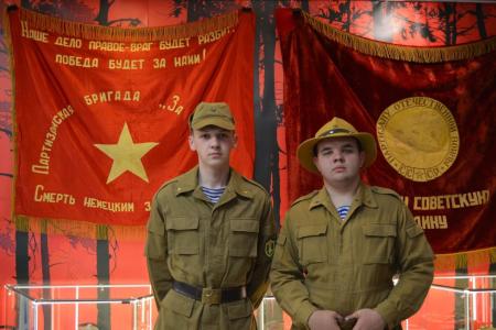 Комсомольцы Брянщины приняли участие в фестивале «Ночь в музее»