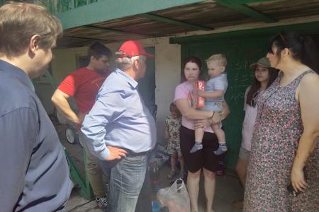 В Воронежской области сиротам многодетной семьи из Панино коммунисты оказали помощь при поддержке депутата Сергея Гаврилова