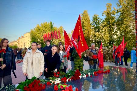 Коммунисты Нижегородской области почтили память героев на акции «Свеча памяти»
