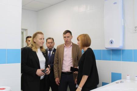 Мария Дробот оценила работу реабилитационного центра для детей и подростков с ОВЗ в Глазове