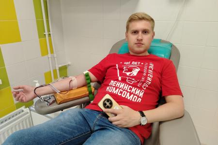 Свердловские коммунисты и комсомольцы вновь стали донорами для тяжелобольных детей