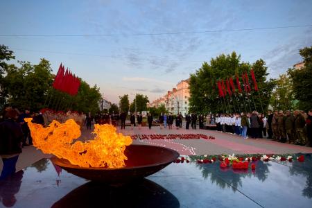 Коммунисты Нижегородской области почтили память героев на акции «Свеча памяти»