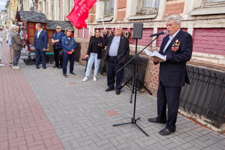 Тамбовские коммунисты приняли участие в открытии мемориальной доски в честь фронтовика В.П. Шолмова