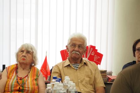 В Орджоникидзевском районе Екатеринбурга увековечили память героя-комсомольца Дмитрия Ежова