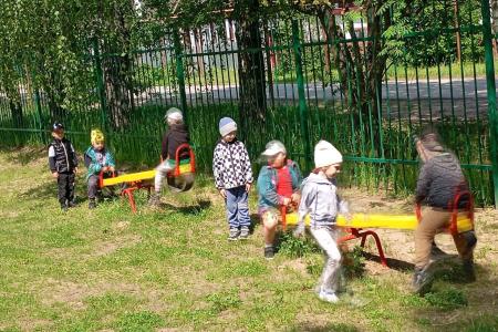 В Нижегородской области за пять месяцев создали 12 детских площадок благодаря работе депутатов КПРФ