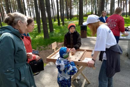 Коммунисты Томской области – ребятам в Международный день защиты детей