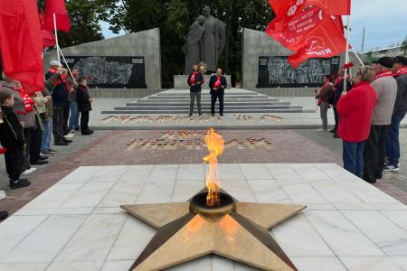Коммунисты Республики Марий Эл зажгли Свечи Памяти в память о героях Великой Отечественной войны