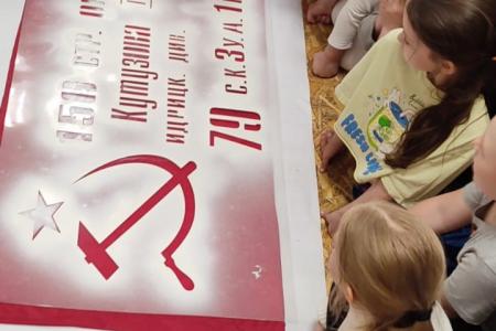 Знамена Победы от новгородских школьников передадут бойцам СВО