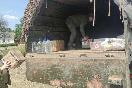 Новгородские коммунисты доставили гуманитарный груз в зону СВО и провели там акцию в поддержку Народного Референдума КПРФ
