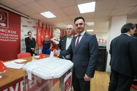 Свердловское областное отделение КПРФ единогласно выдвинуло Александра Ивачева кандидатом на пост Губернатора Свердловской области