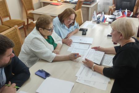 В избирком сданы документы на выдвижение кандидата от КПРФ на пост губернатора Новгородской области