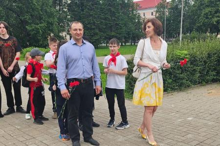 Новгородские пионеры почтили память пионера-героя Лёни Голикова