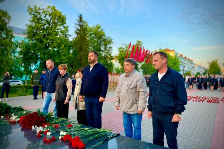 Коммунисты Нижегородской области почтили память героев на акции «Свеча памяти»