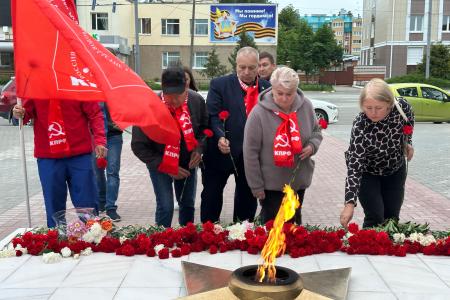 Коммунисты Республики Марий Эл зажгли Свечи Памяти в память о героях Великой Отечественной войны