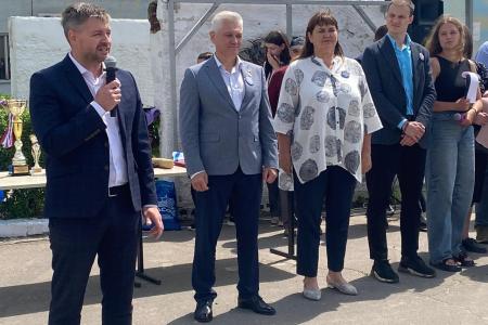 В Воронеже депутаты от КПРФ Сергей Гаврилов и Владимир Калинин наградили участников юбилейного спортивного забега «Миля ВАСО»