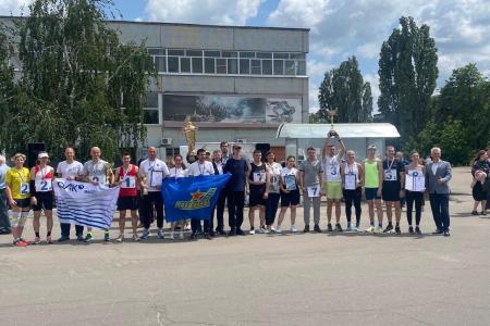 В Воронеже депутаты от КПРФ Сергей Гаврилов и Владимир Калинин наградили участников юбилейного спортивного забега «Миля ВАСО»