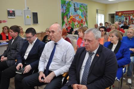 Санкт-Петербург. Депутаты-коммунисты отчитались перед избирателями о работе
