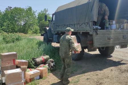 Новгородские коммунисты доставили гуманитарный груз в зону СВО и провели там акцию в поддержку Народного Референдума КПРФ
