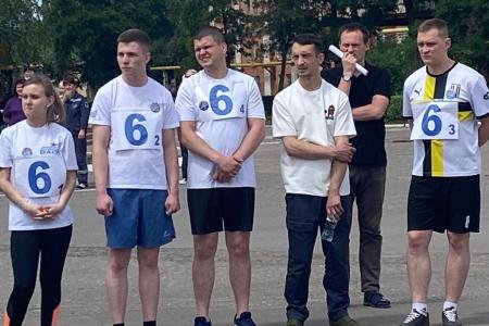 В Воронеже депутаты от КПРФ Сергей Гаврилов и Владимир Калинин наградили участников юбилейного спортивного забега «Миля ВАСО»